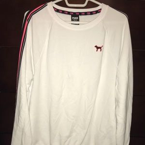 VS PINK pullover ✨